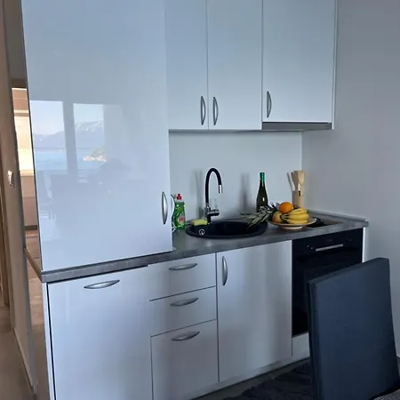 アパート Damir ブラチェ